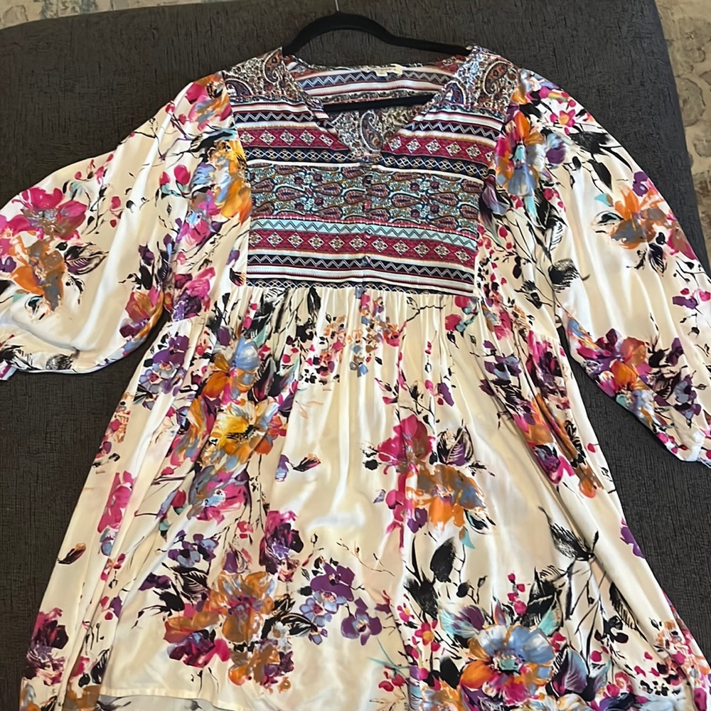 Flowy floral boutique tunic
